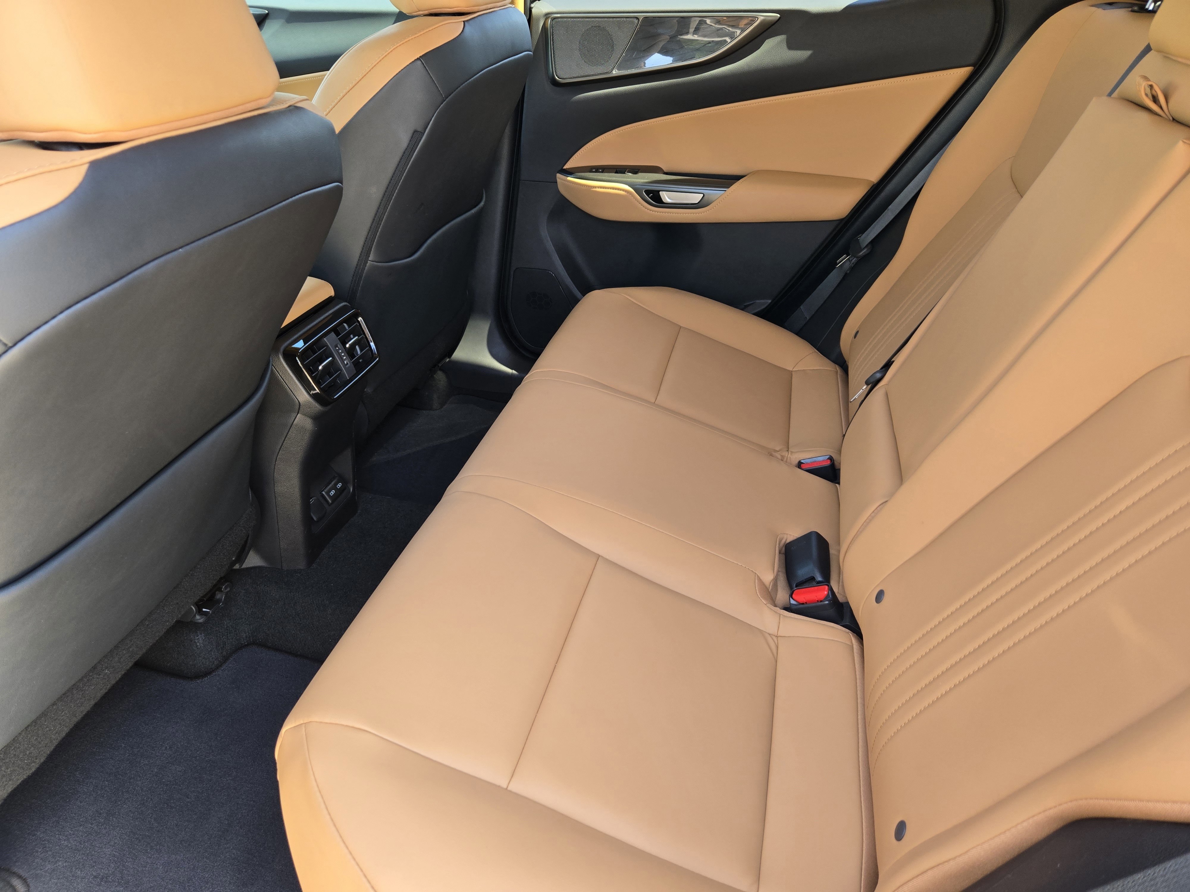 Used 2024 Lexus NX 250 FWD image 30