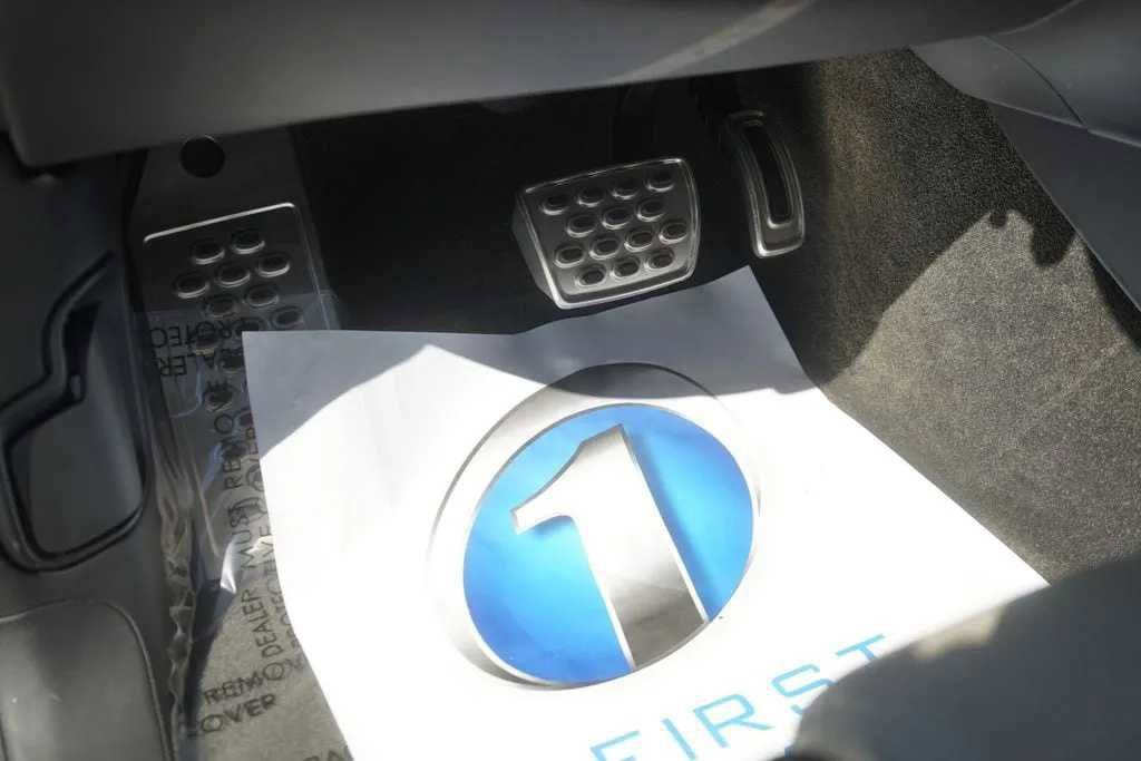 Used 2018 Bentley Bentayga image 32