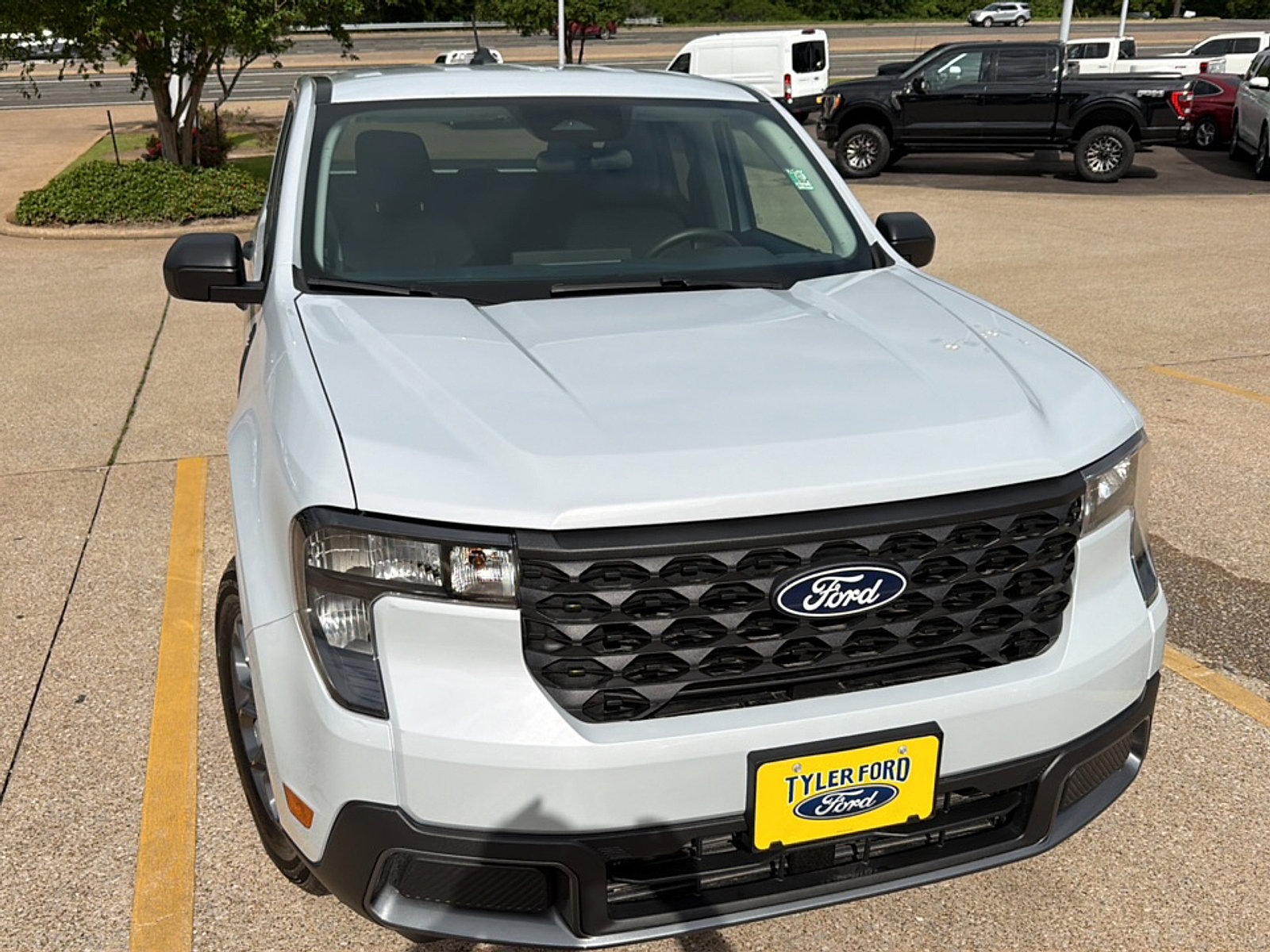 Used 2025 Ford Maverick XLT w/ Equipment Group 302A image 3