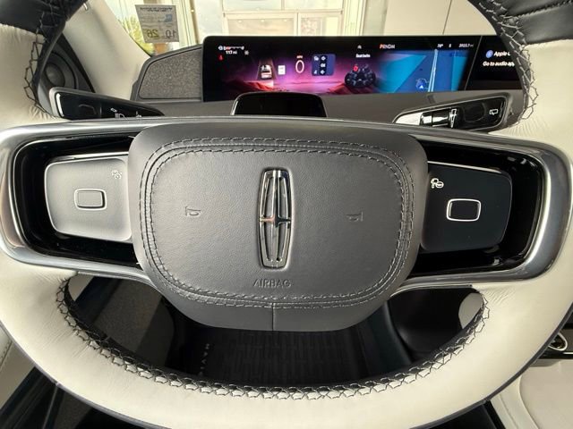 Used 2025 Lincoln Navigator L Reserve AWD/4WD image 25
