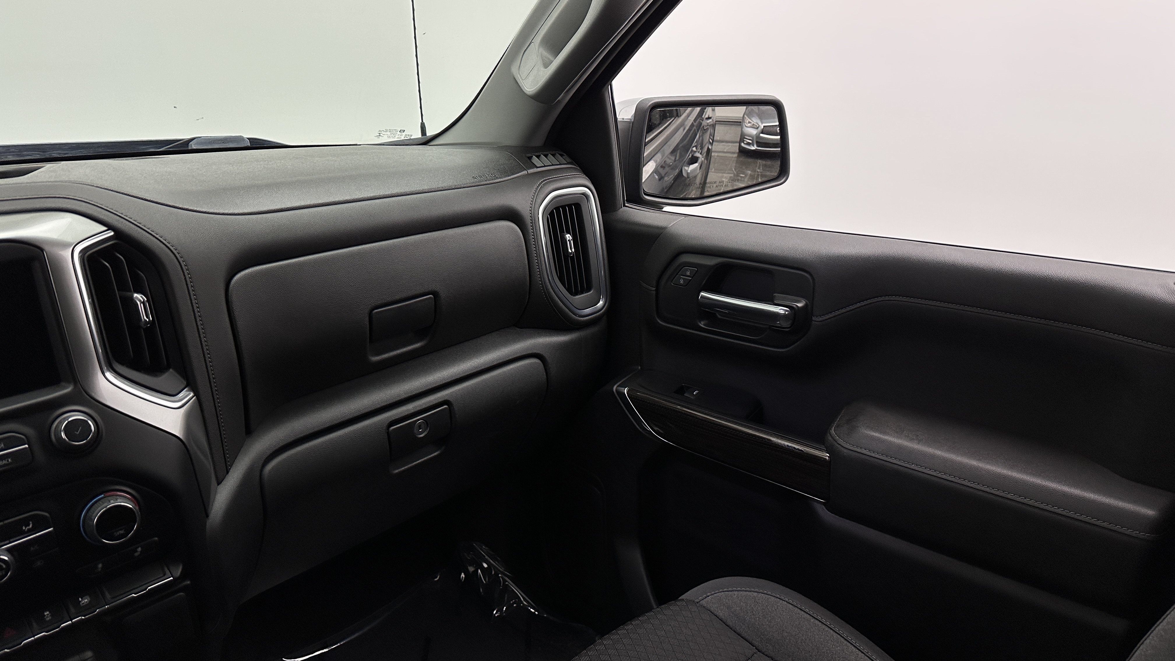 Used 2022 Chevrolet Silverado 1500 LT AWD/4WD image 27