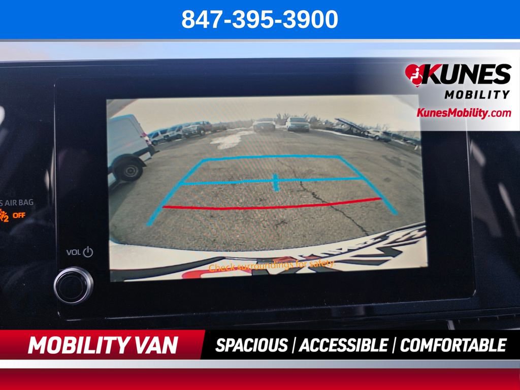 Used 2026 Toyota Sienna LE FWD image 48