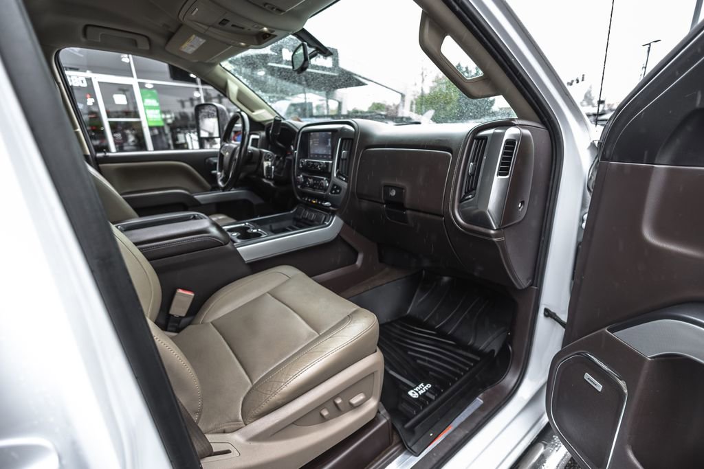 Used 2015 Chevrolet Silverado 2500 LTZ w/ LTZ Plus Package AWD/4WD image 33