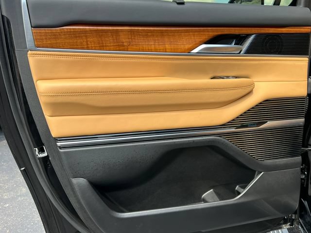 Used 2024 Jeep Grand Wagoneer L Series III w/ Rear Seat Video Group 1 AWD/4WD image 40