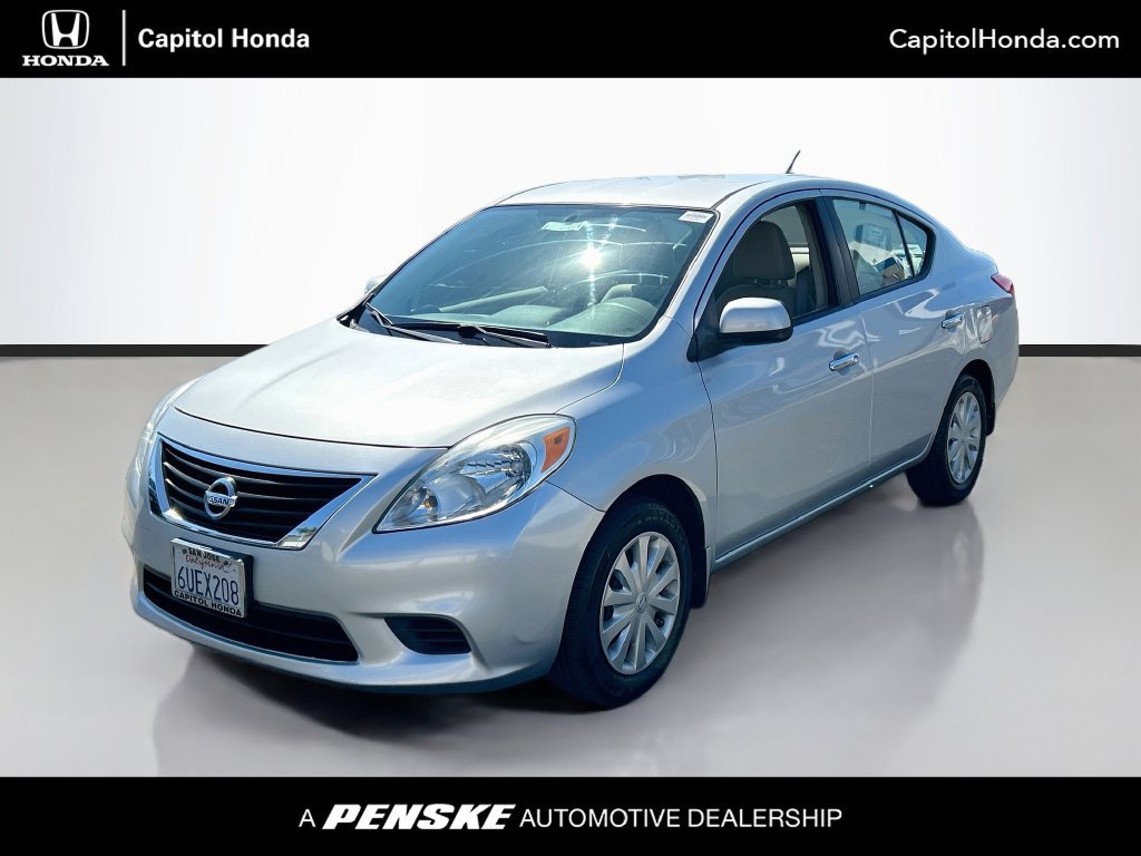 Used 2012 Nissan Versa SV FWD image 1
