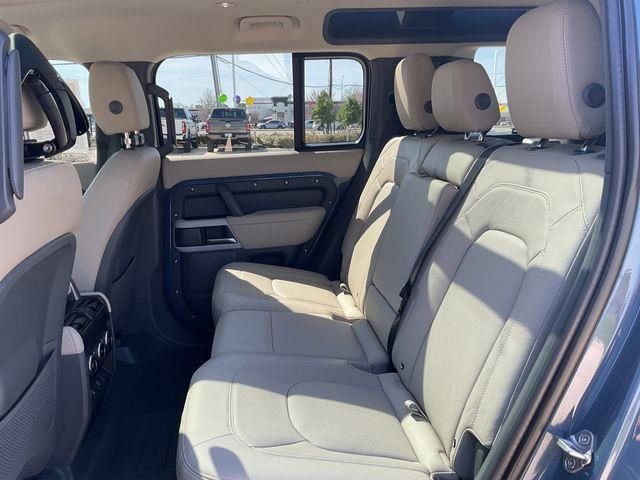 Used 2024 Land Rover Defender 110 S image 19