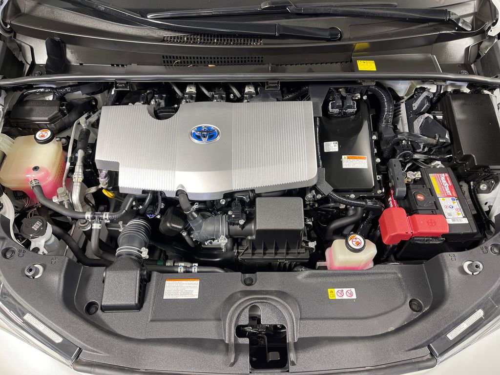 Certified 2018 Toyota Prius Three FWD image 9