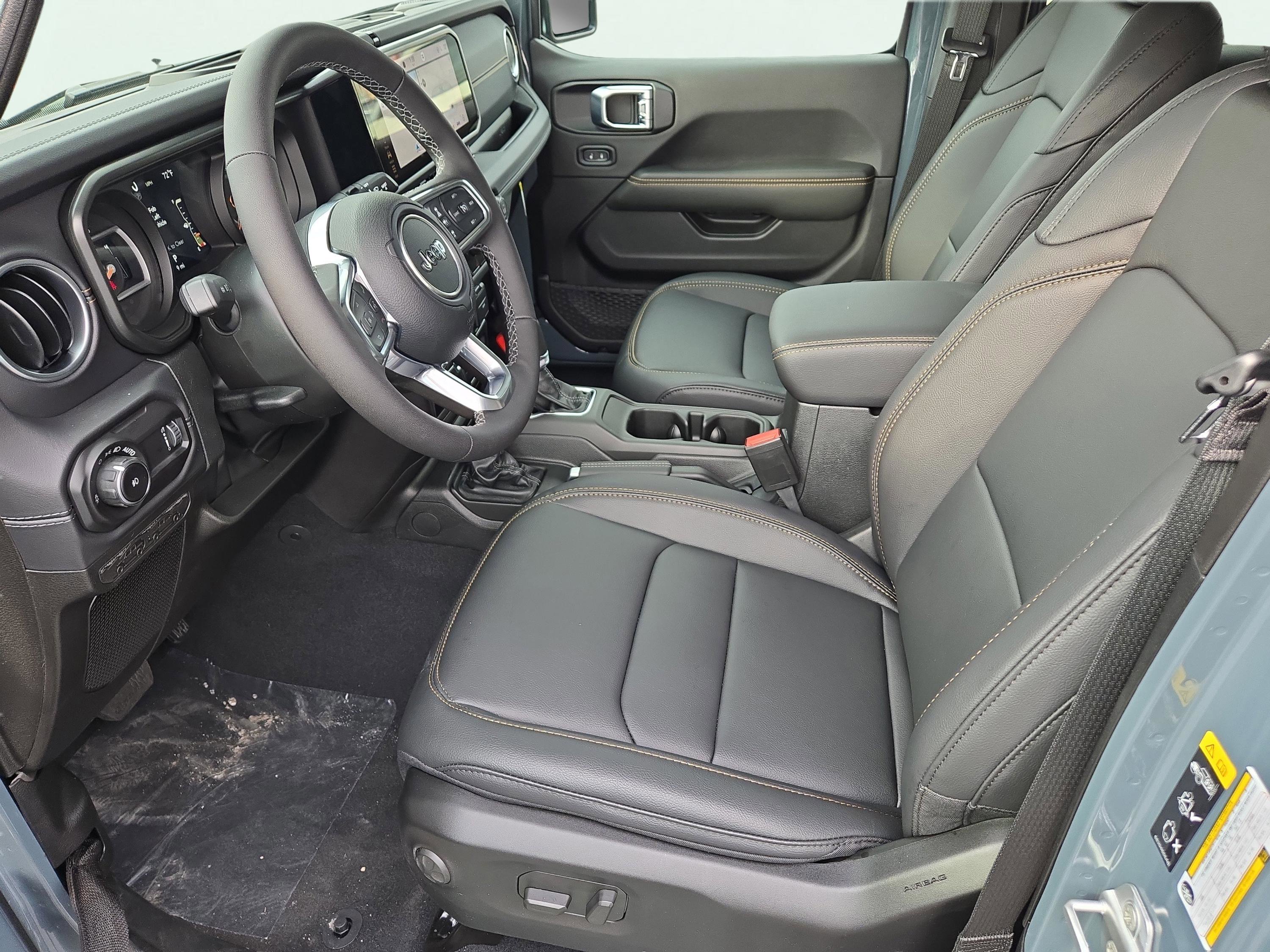 New 2026 Jeep Wrangler Unlimited Sahara AWD/4WD image 15