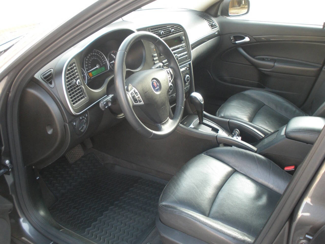 Used 2011 Saab 9-3 X image 23