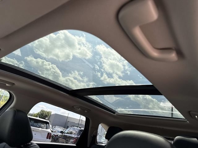 Used 2023 Kia Sorento S w/ Panoramic Sunroof Package AWD/4WD image 16