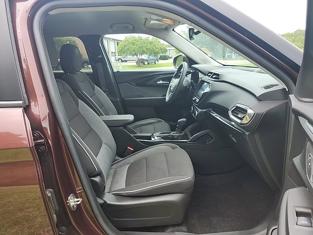Used 2023 Chevrolet TrailBlazer LT w/ Convenience Package FWD image 34