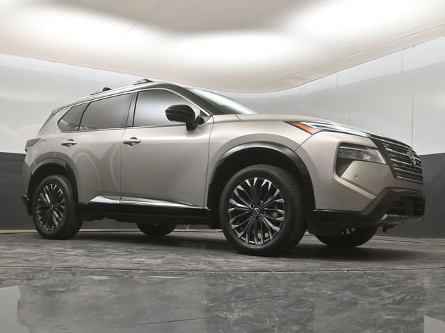 Certified 2025 Nissan Rogue Platinum image 13