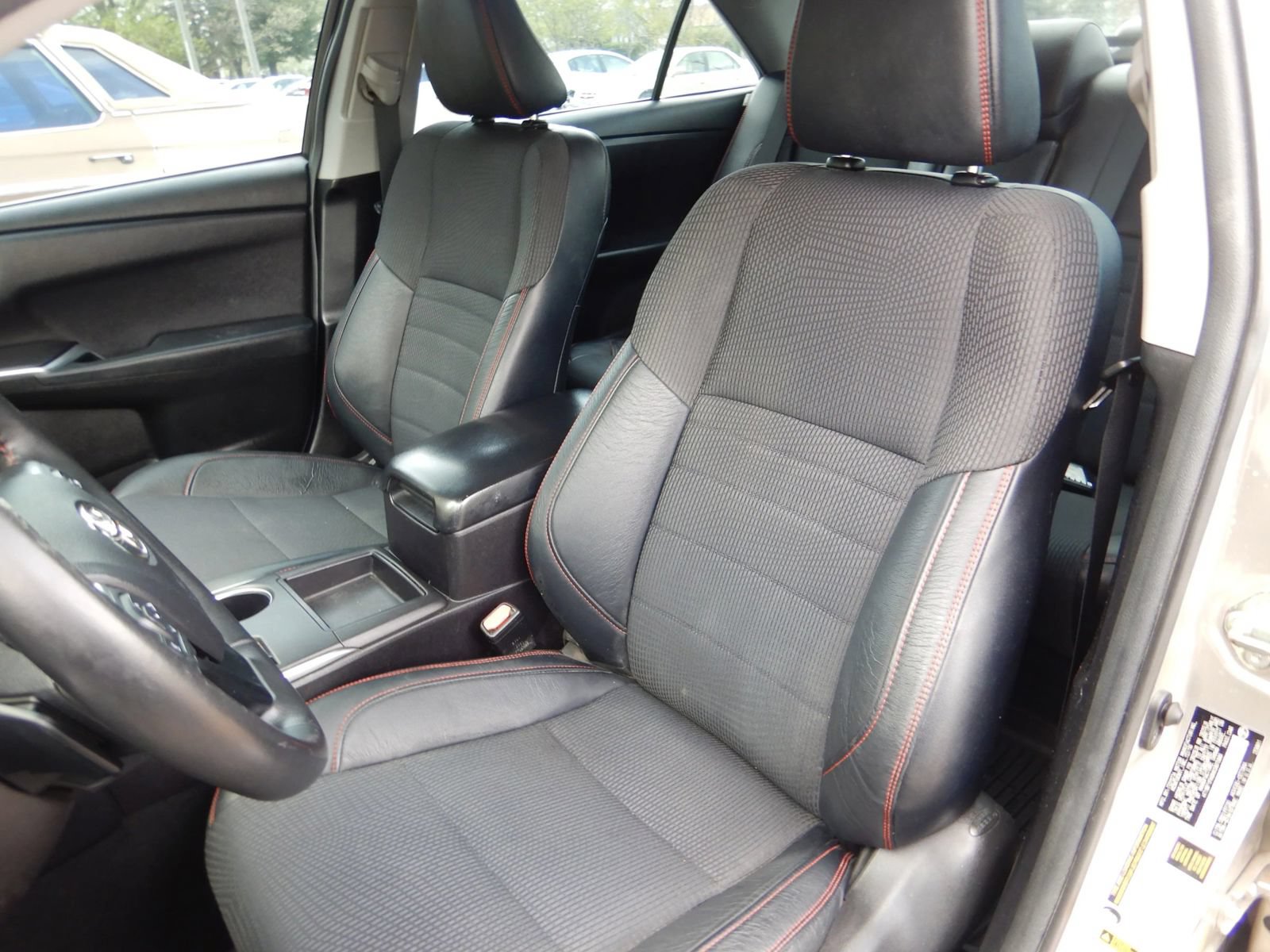 Used 2017 Toyota Camry SE FWD image 14