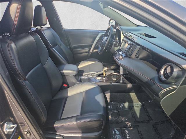 Used 2018 Toyota RAV4 SE w/ Power Extra Value Package FWD image 19