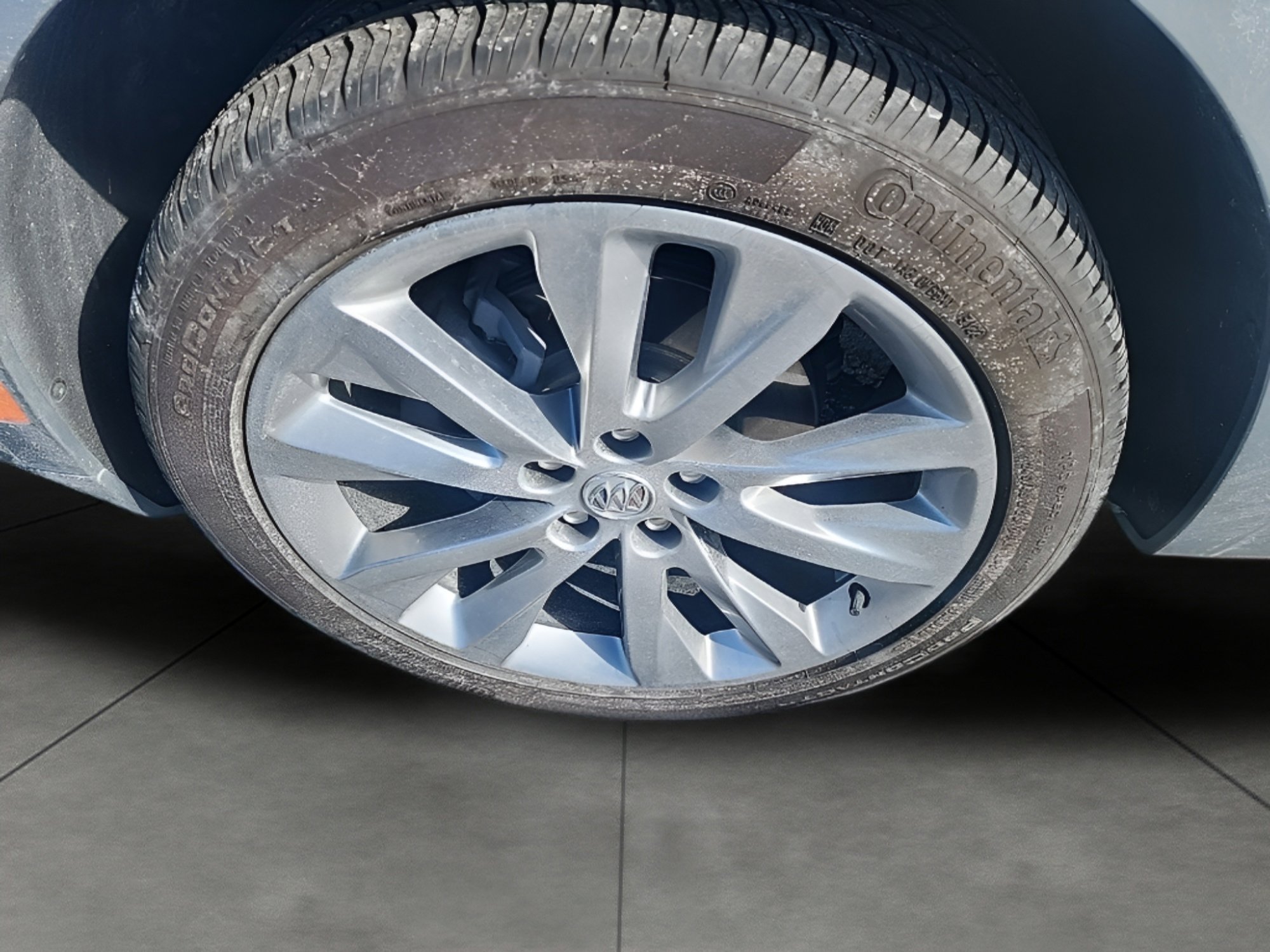 Used 2023 Buick Envision Avenir image 10