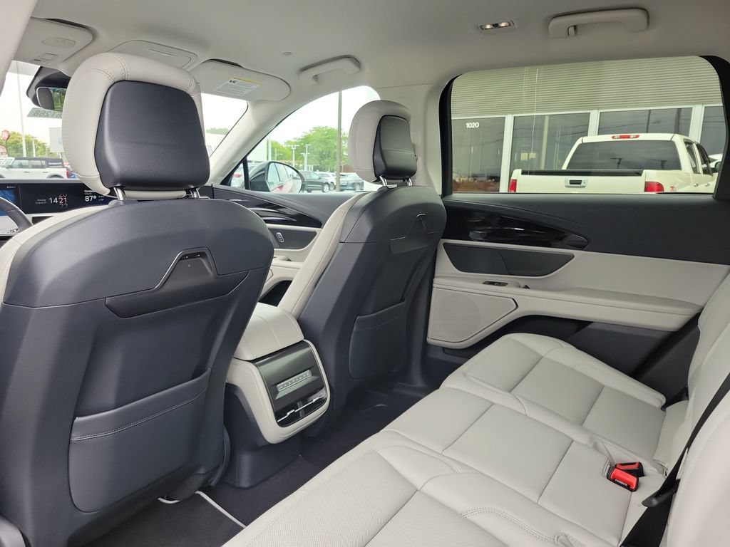 New 2026 Lincoln Nautilus Premier AWD/4WD image 16