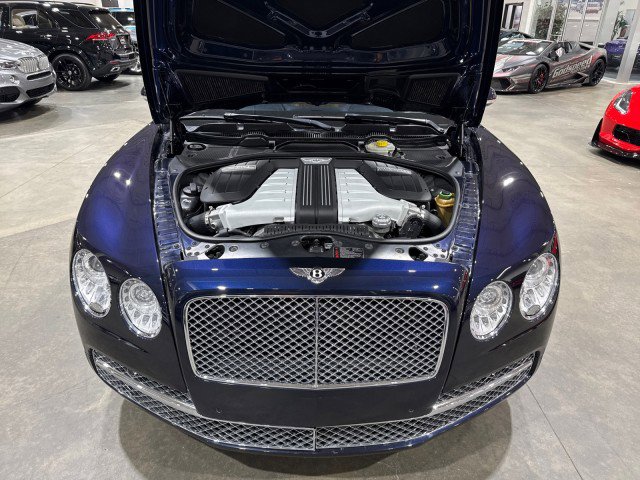 Used 2015 Bentley Flying Spur W12 image 20