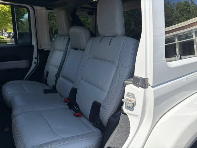Used 2023 Jeep Wrangler Unlimited Sahara AWD/4WD image 18
