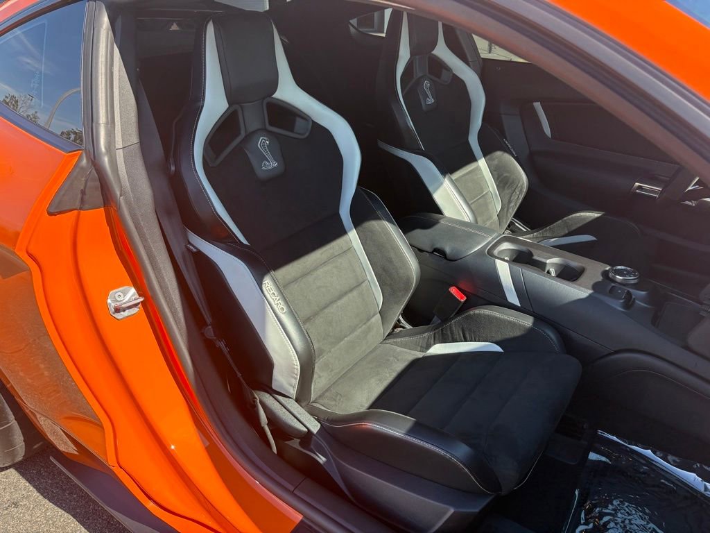 Used 2020 Ford Mustang Shelby GT500 w/ Carbon Fiber Track Pack image 15