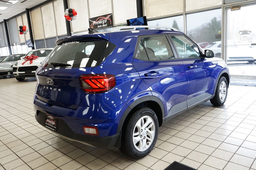 Used 2020 Hyundai Venue SEL image 15