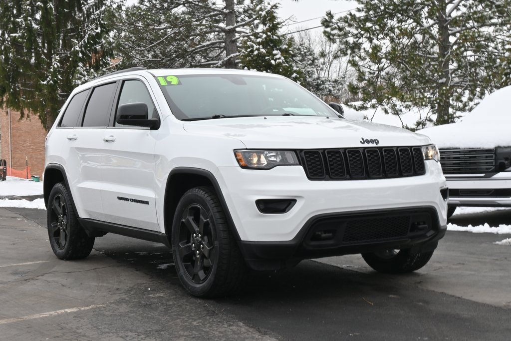 Used 2019 Jeep Grand Cherokee Laredo