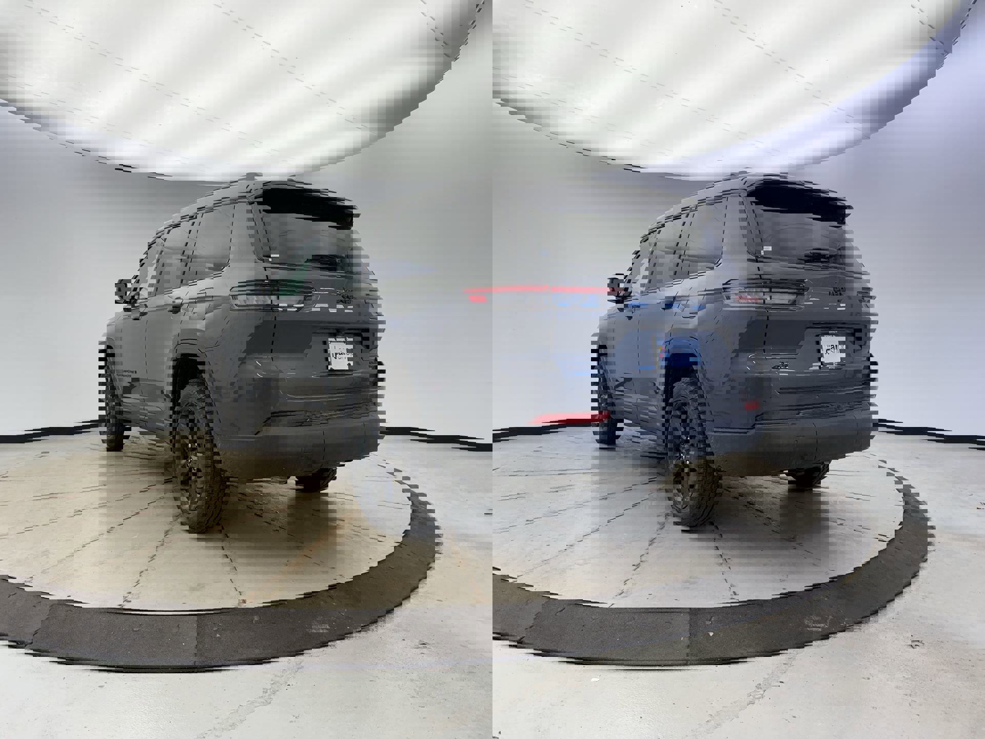 Used 2025 Jeep Grand Cherokee L Limited w/ Black Appearance Package image 3