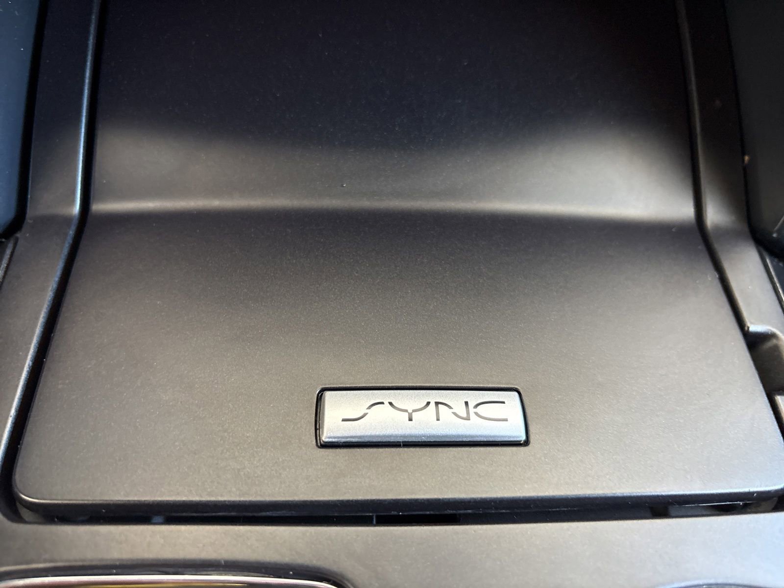 Used 2019 Ford Explorer XLT w/ Equipment Group 201A FWD image 24