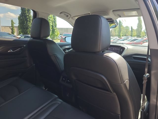 Used 2024 GMC Terrain SLT AWD/4WD image 18