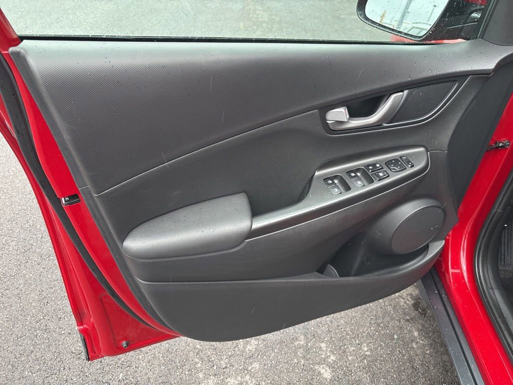 Used 2021 Hyundai Kona Limited AWD/4WD image 5