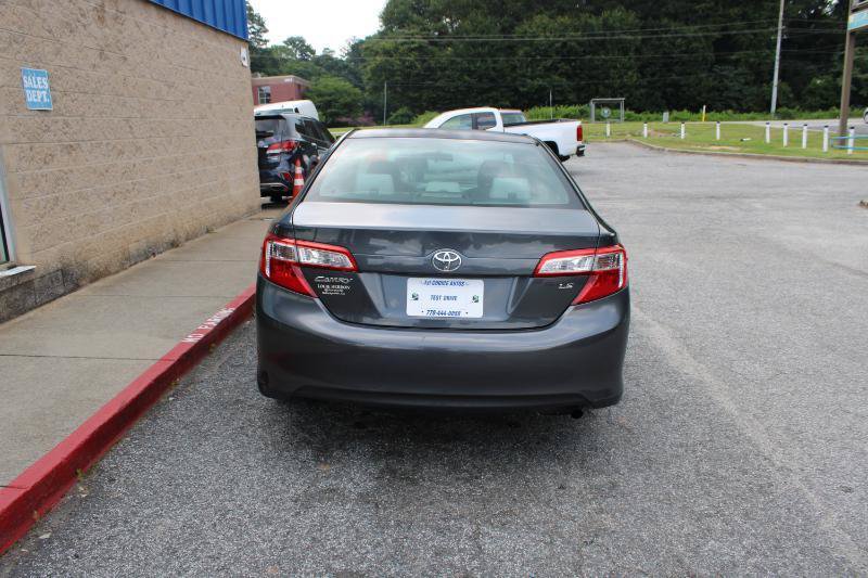 Used 2012 Toyota Camry LE FWD image 4