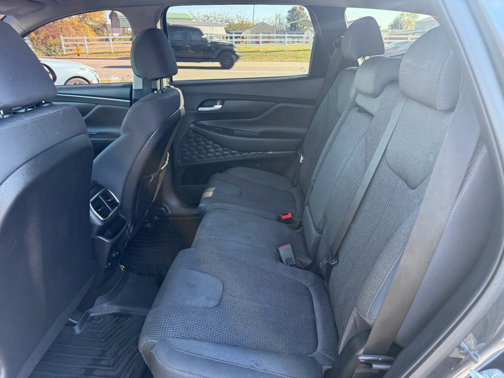 Used 2020 Hyundai Santa Fe SE image 15