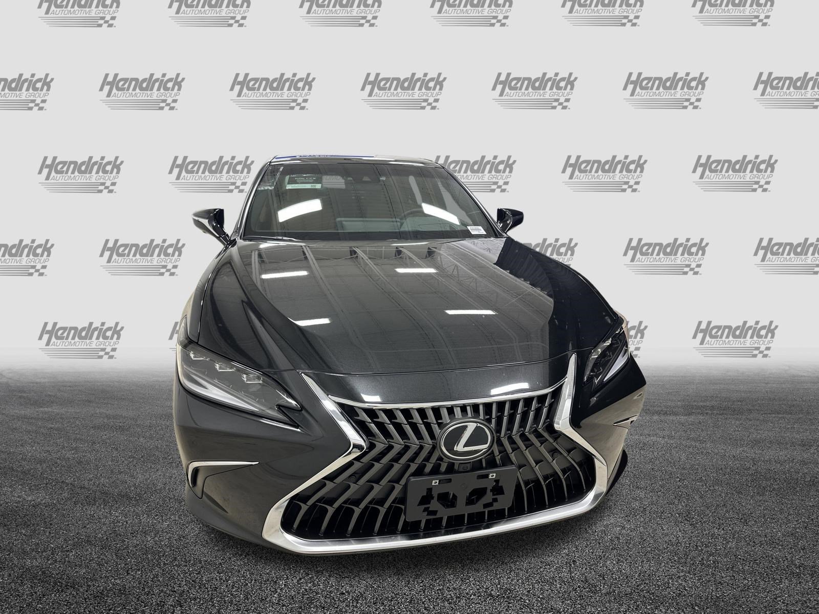 Used 2025 Lexus ES 350 Ultra Luxury FWD image 3