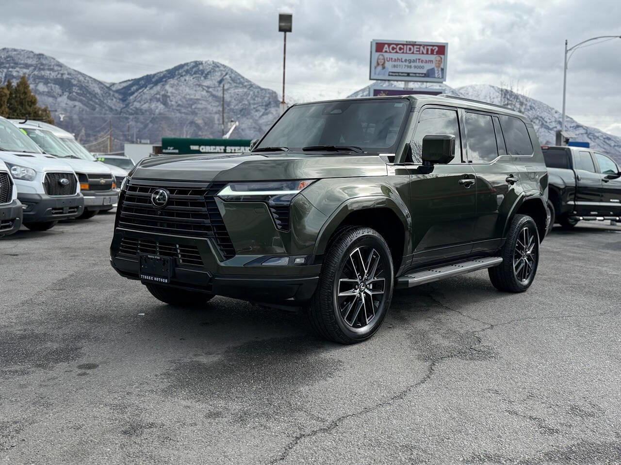 Used 2025 Lexus GX 550 w/ Accessory Package (31) image 3