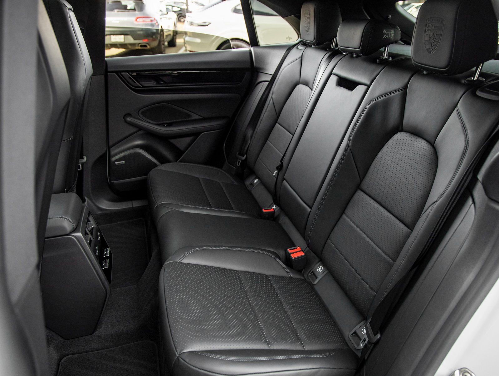 New 2026 Porsche Macan Electric RWD image 37