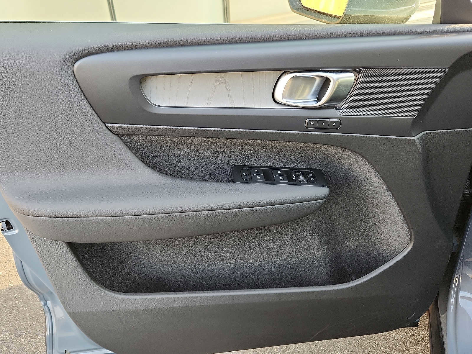 Certified 2023 Volvo XC40 B4 Plus w/ Driver Assist Package image 12