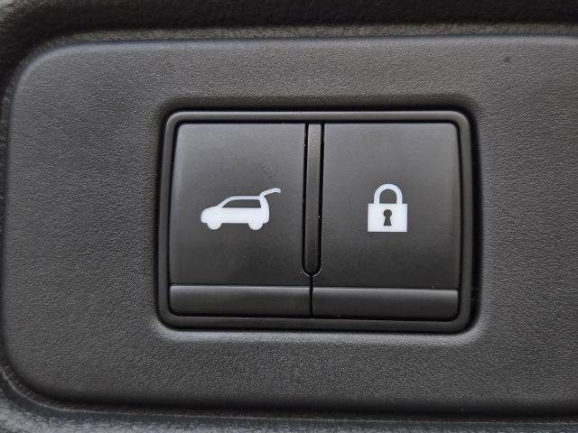 Certified 2025 Nissan Pathfinder SV FWD image 10