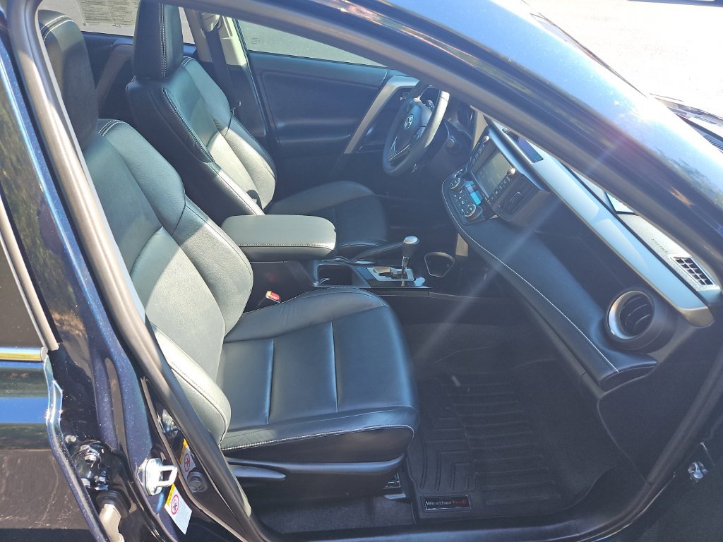 Used 2017 Toyota RAV4 Limited AWD/4WD image 32