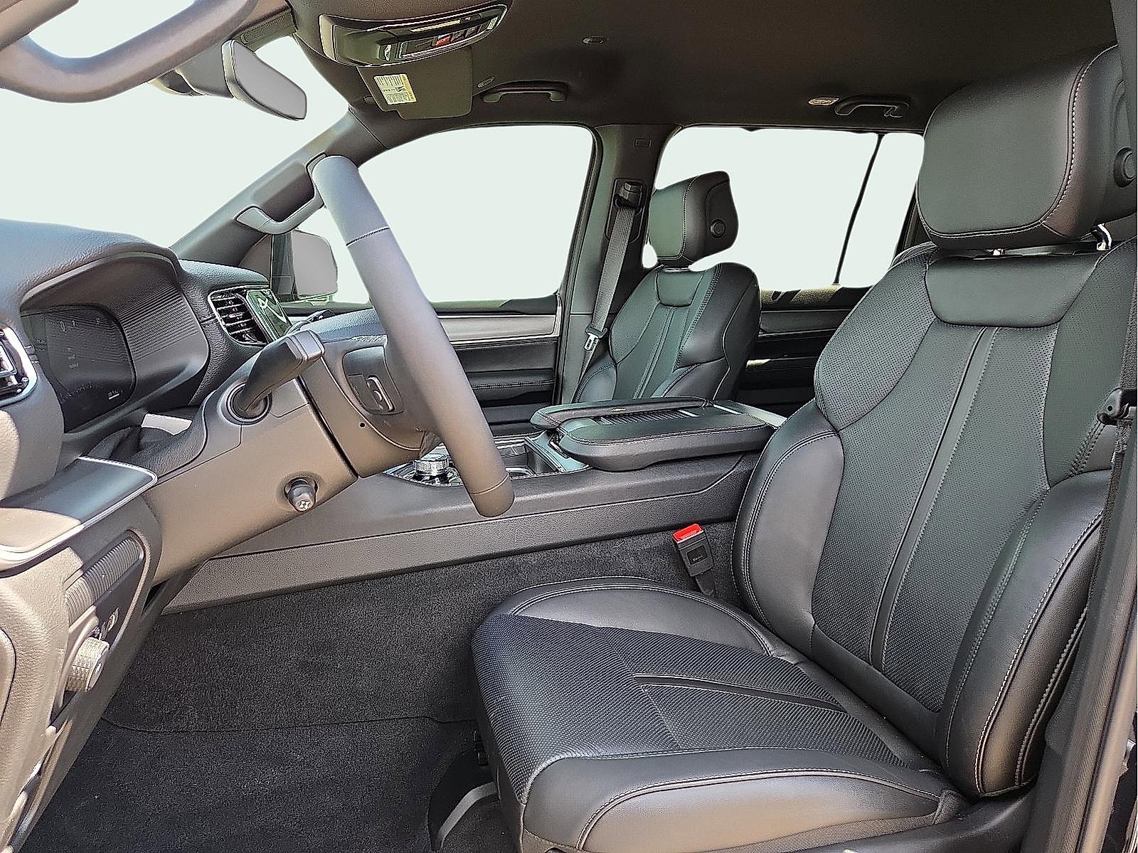 New 2025 Jeep Wagoneer L 4WD w/ Convenience Group I image 15