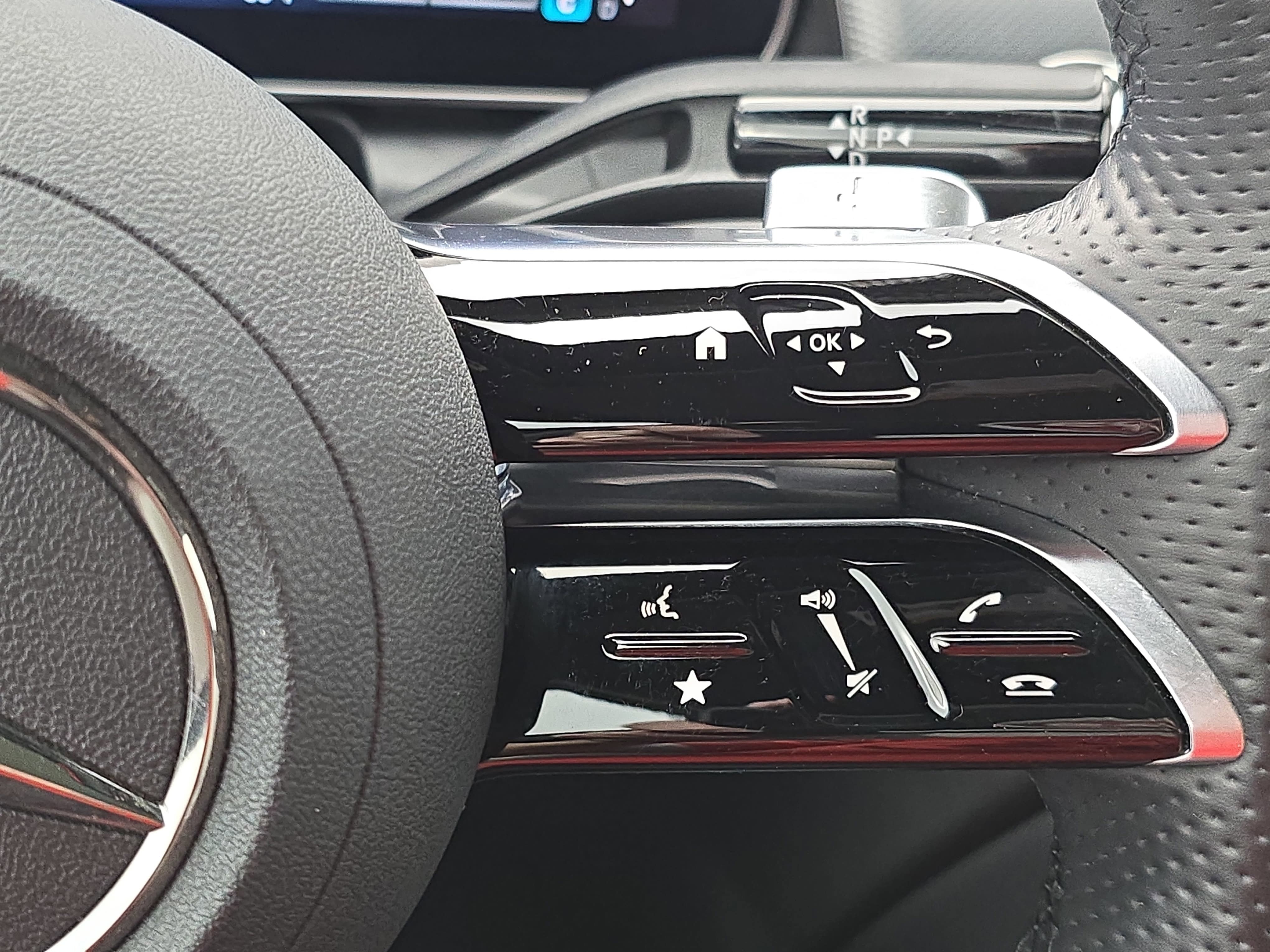 Certified 2024 Mercedes-Benz GLC 300 w/ AMG Line image 18