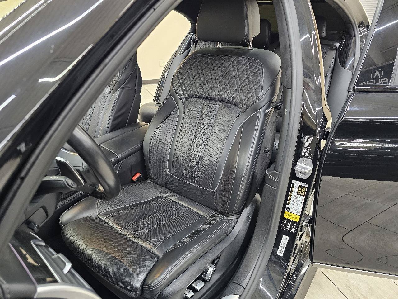 Used 2018 BMW M760i xDrive AWD/4WD image 17
