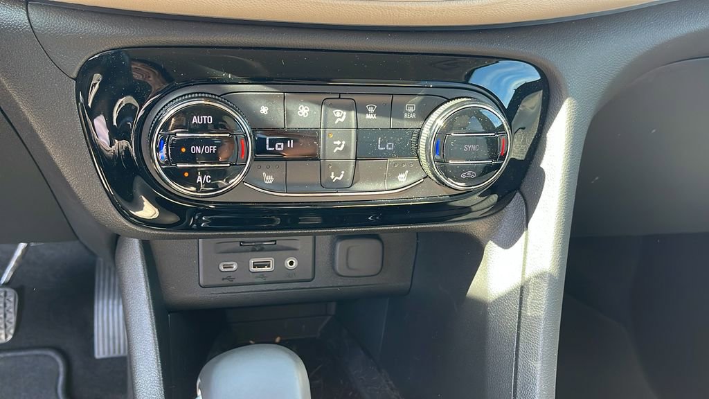 Used 2020 Buick Encore GX Essence w/ Advanced Technology Package image 19