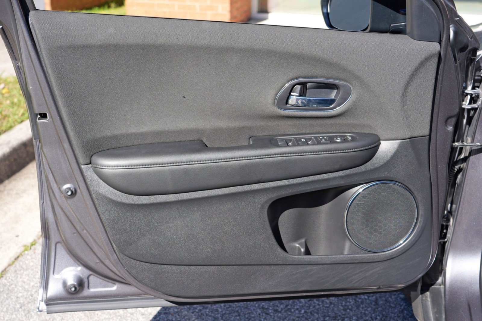 Used 2020 Honda HR-V EX image 37