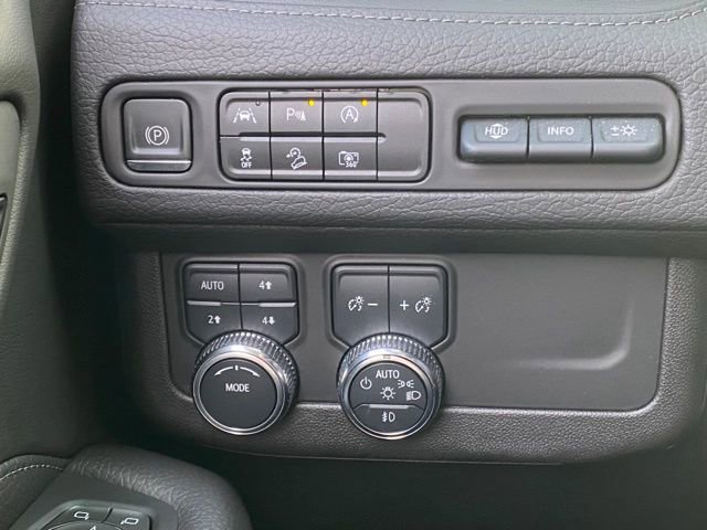 Used 2023 GMC Yukon Denali image 18