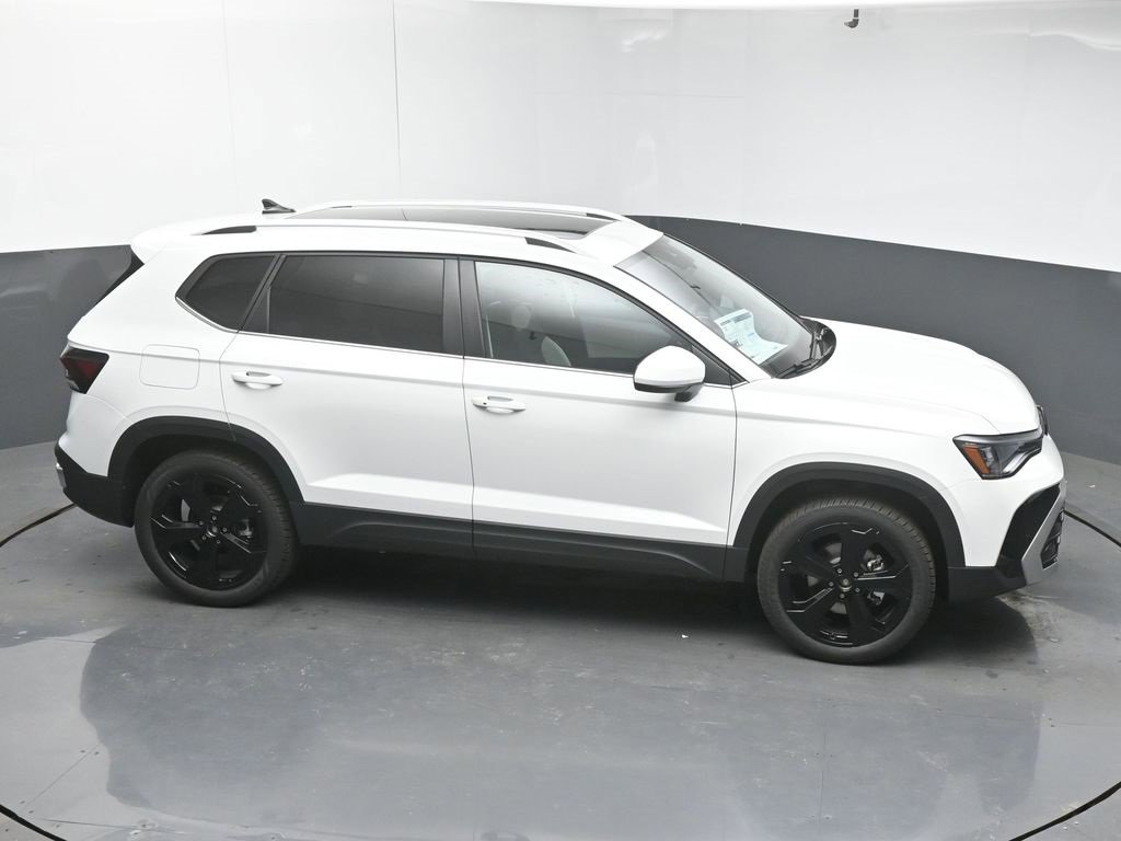 Used 2025 Volkswagen Taos SEL image 49