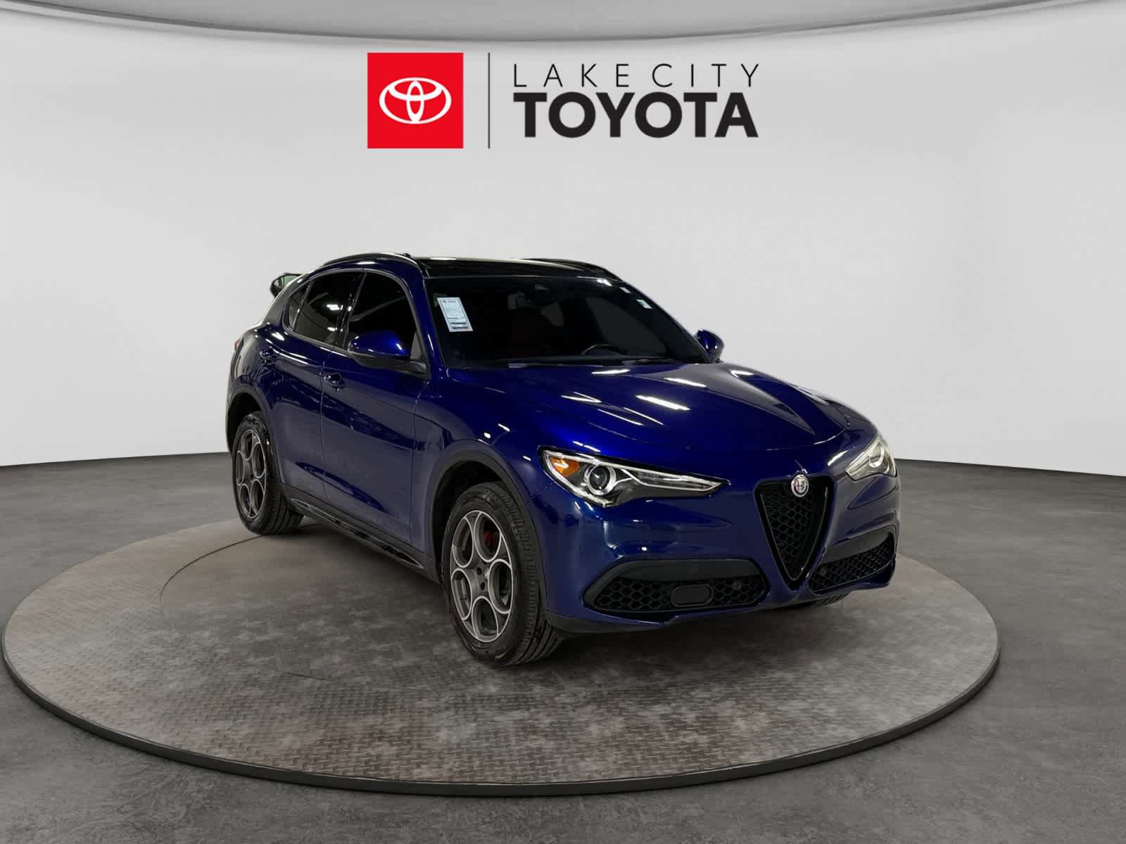 Used 2023 Alfa Romeo Stelvio Sprint RWD image 13