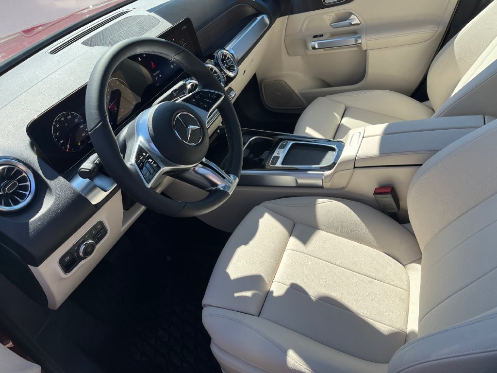 New 2026 Mercedes-Benz GLB 250 4MATIC image 6