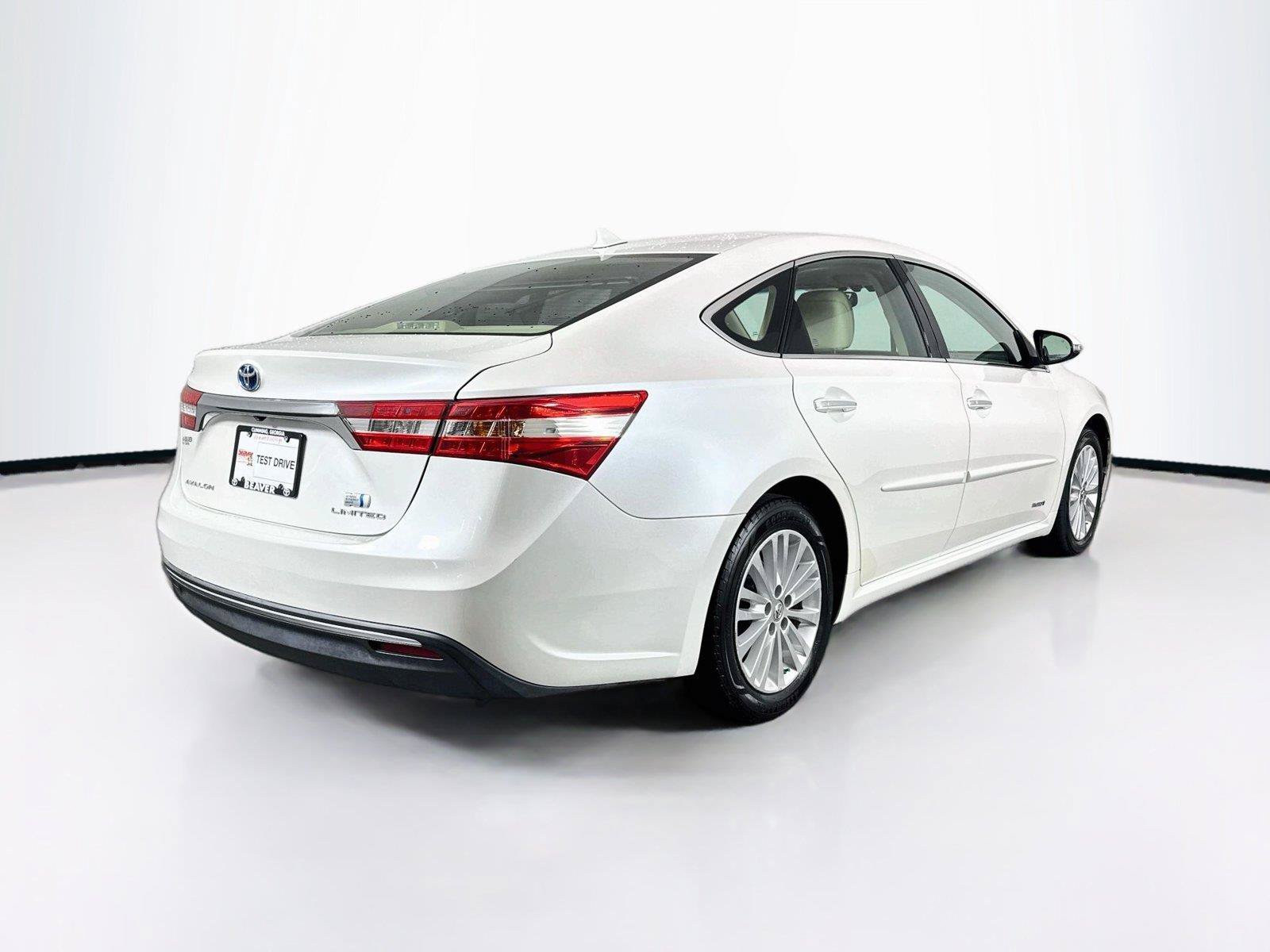Used 2013 Toyota Avalon Limited FWD image 2