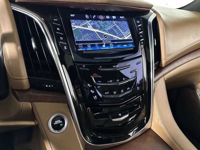 Used 2017 Cadillac Escalade Platinum AWD/4WD image 14