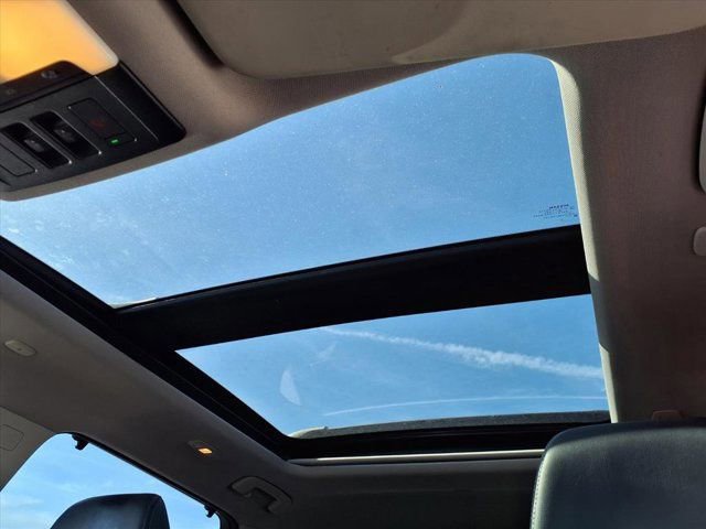 Used 2022 Nissan Rogue Platinum w/ Head-Up Display Package image 23