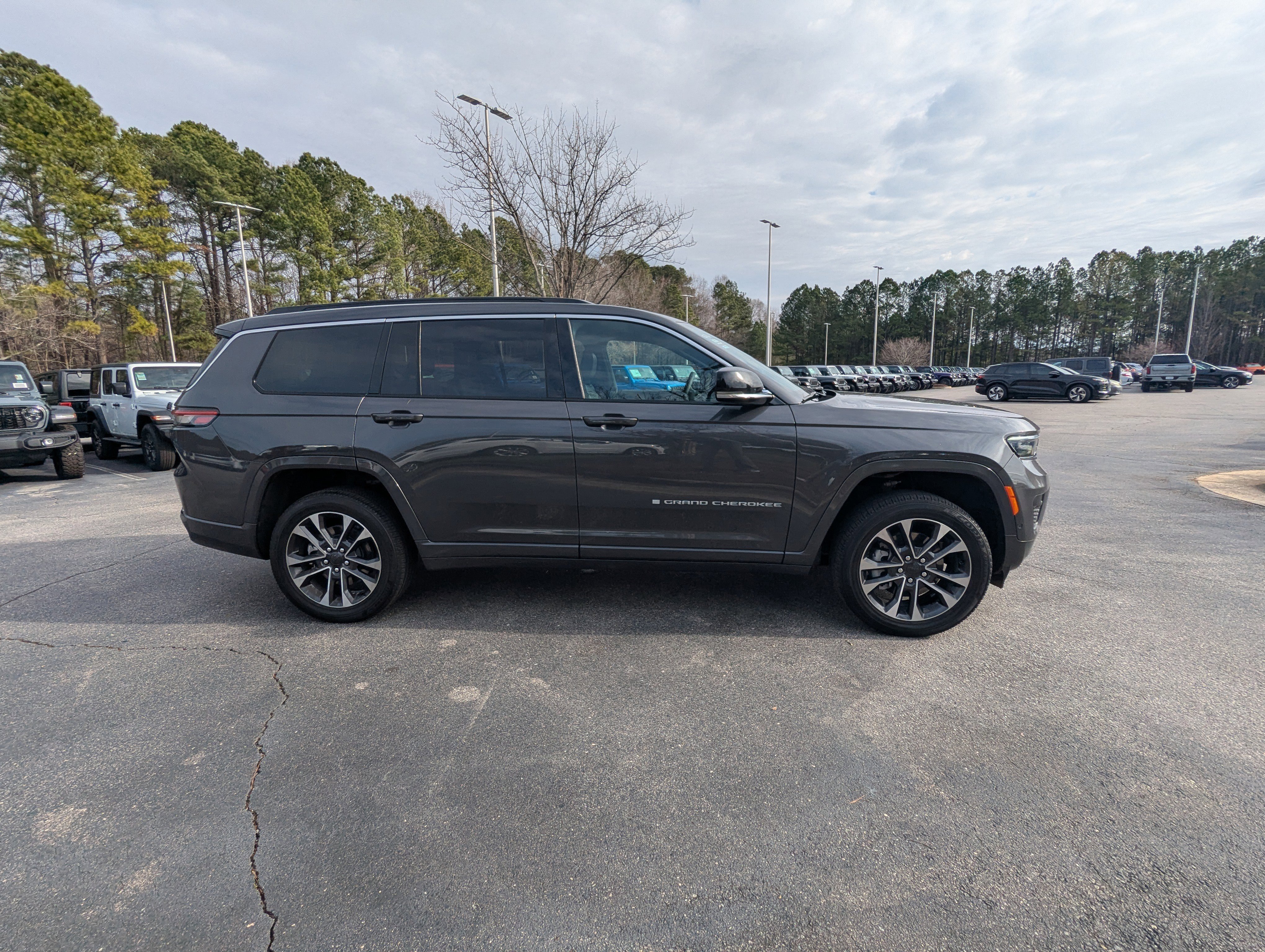 Certified 2024 Jeep Grand Cherokee L Overland w/ Trailer Tow Package image 4